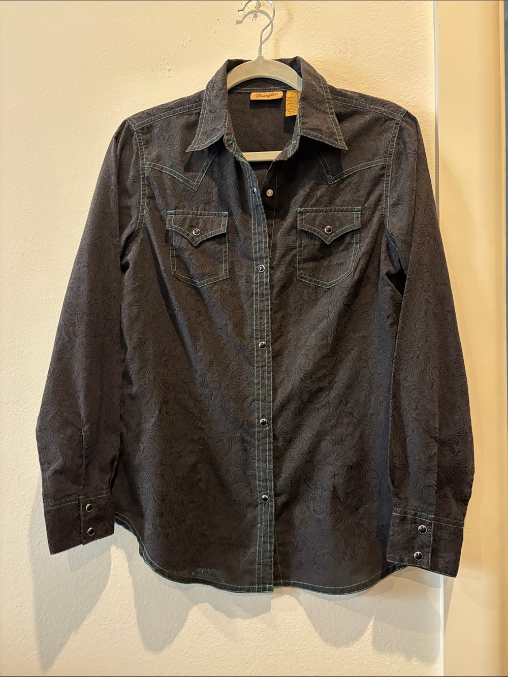 Wrangler Women’s Black Paisley Snap-Front Western Shirt Small